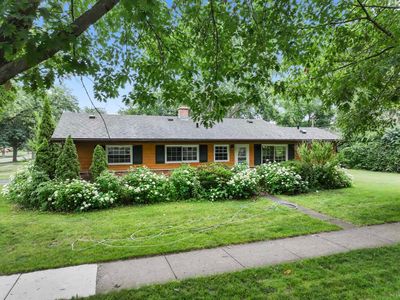 1207 W Busse Ave, Mount Prospect, IL, 60056