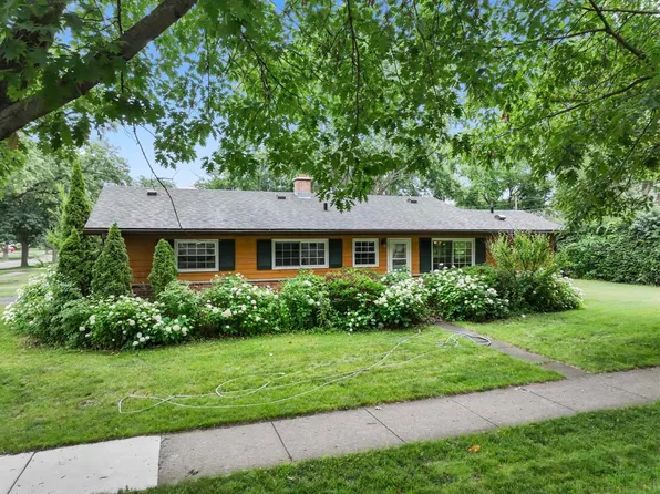 1207 W Busse Ave, Mount Prospect, IL 60056