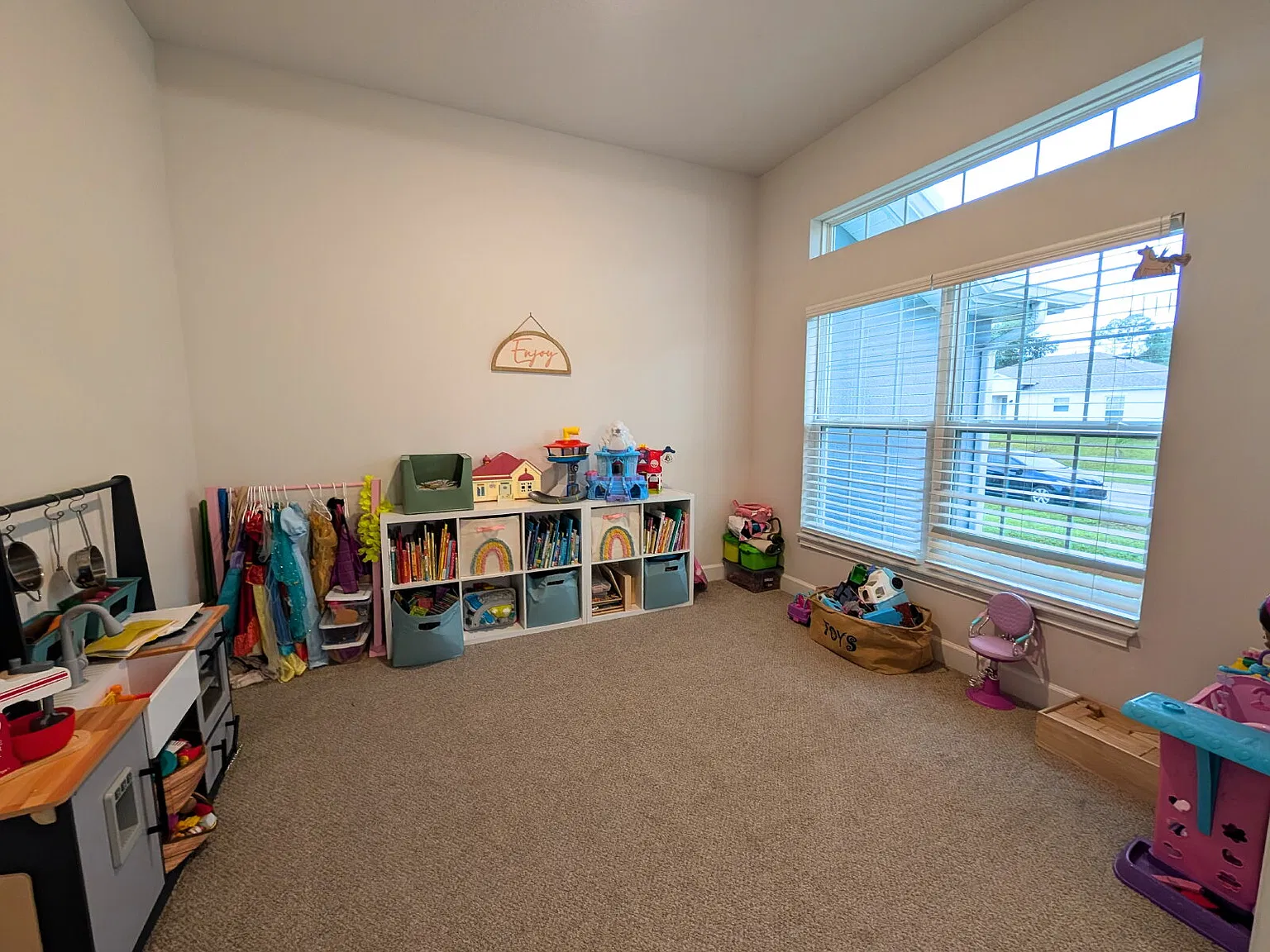 4 bed, 2.0 bath, 2151 sqft, $2,450 — Photo 3