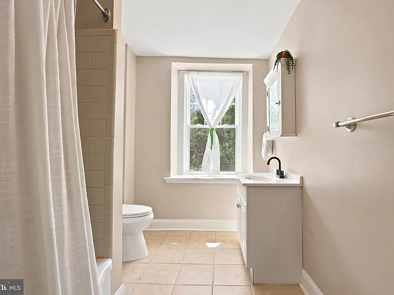 110 Dawson St — Photo 11
