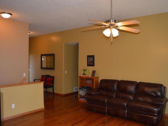 4th image of 605 Eagle Cir
