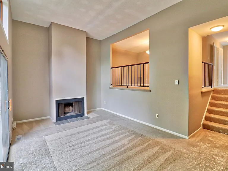 449 Colonial Ridge Ln — Photo 3
