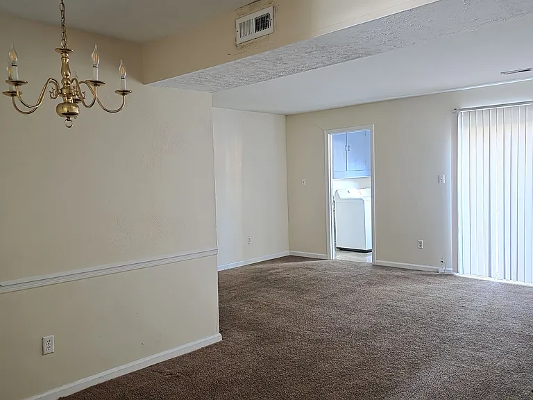 389 Circuit Ln #B — Photo 3