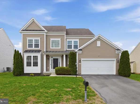 294 Ticonderoga Dr, Kearneysville, WV 25430