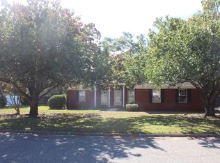 901 Woodleigh Rd, Dothan, AL 36305