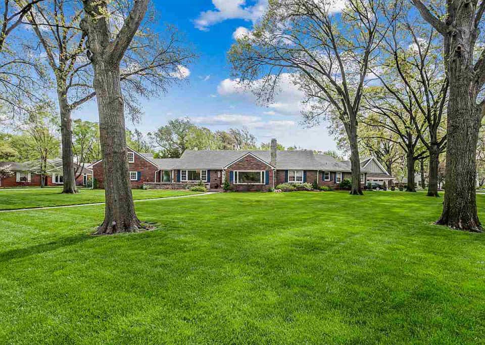 18 E Willow Brook Rd, Eastborough, KS 67207 Zillow