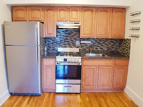 5th image of 176 Meserole St #3B