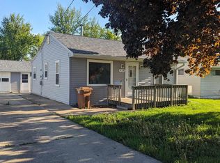 424 8th Ave, Grinnell, IA 50112