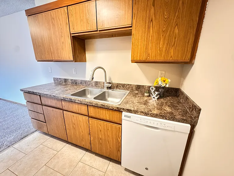 5011 Emerald Dr #22 — Photo 4