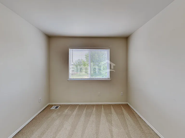 11119 184th St E — Photo 13