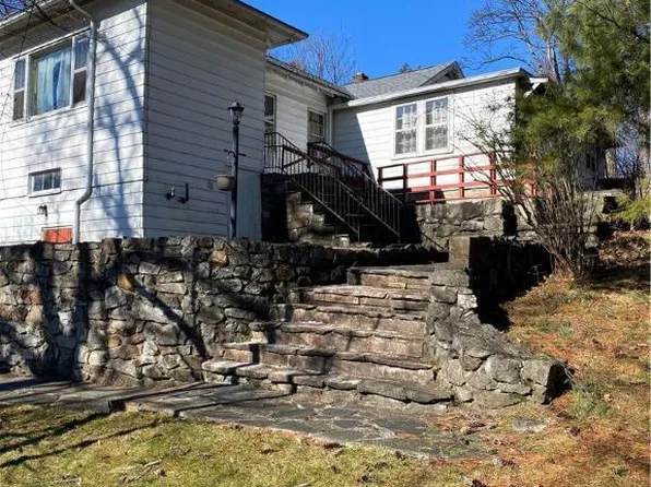 3239 Brodhead Rd, Bethlehem, PA 18020