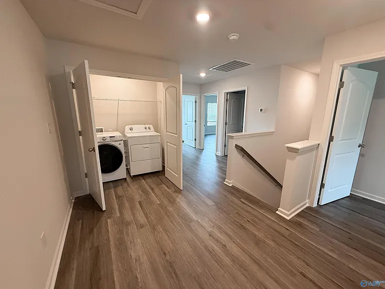 165 Maple Spring Trl — Photo 13