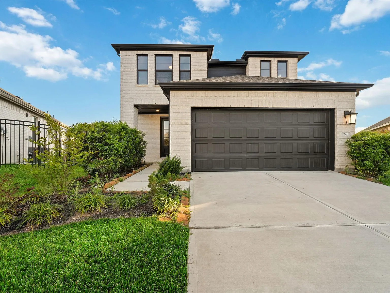 4 bed, 3.5 bath, 2313 sqft, $3,500 — Photo 1