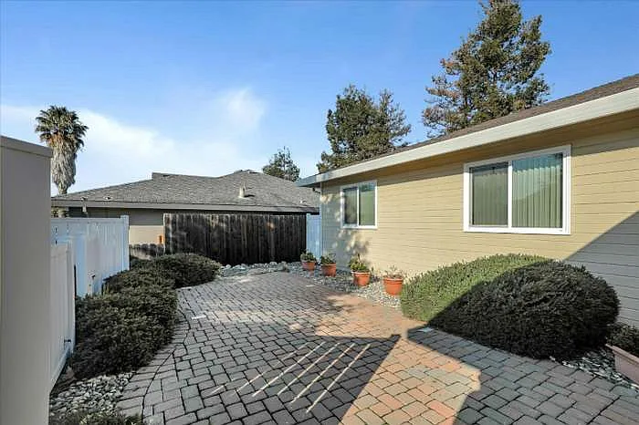 1624 Sausalito Dr — Photo 5