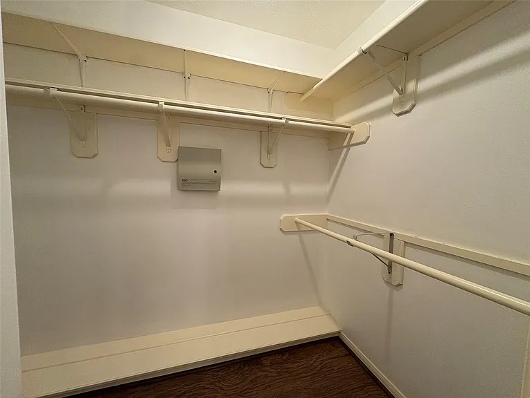1631 Berkoff Dr — Photo 20