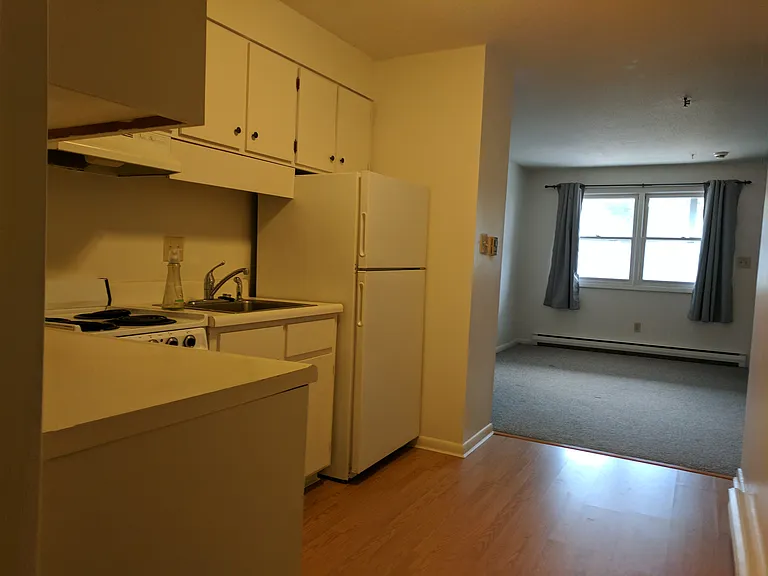328 College St — Photo 25