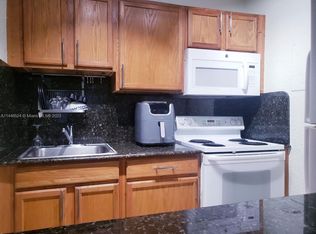 445 SW 11th St APT 106, Miami, FL 33130