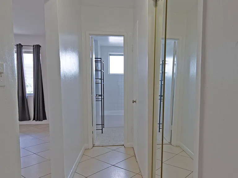 2250 Bay Dr #4 — Photo 8