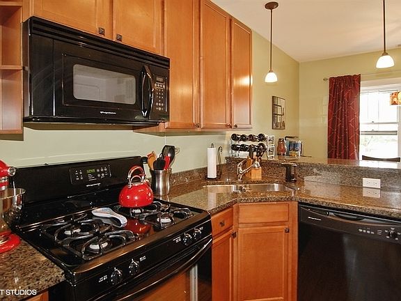 4th image of 227 N Oak Park Ave APT 1E