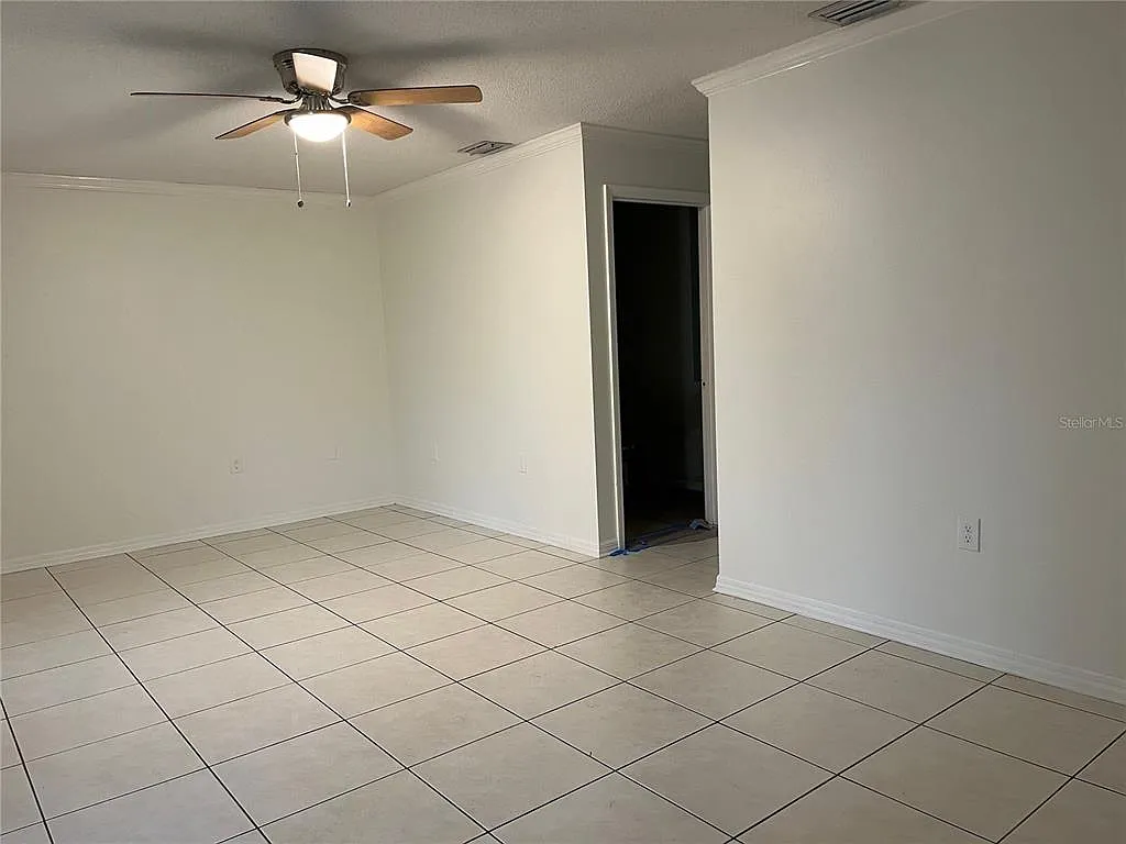 3 bed, 2.0 bath, 1298 sqft, $2,600 — Photo 2