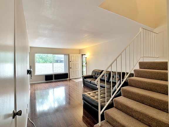 4th image of 1310 Peppertree Cir