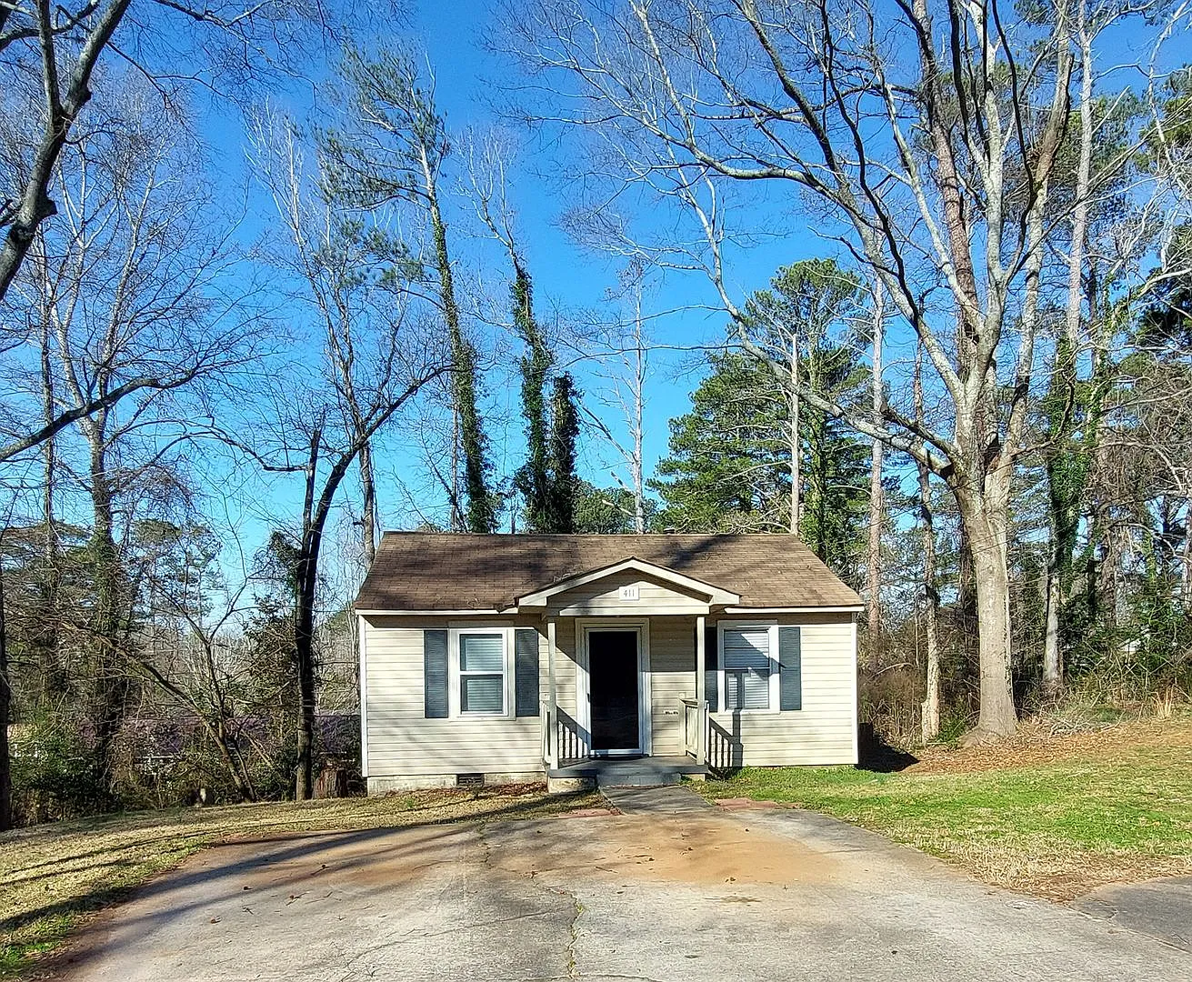 411 Glencrest St photo 1