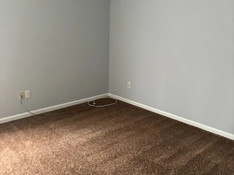 2512 Cedar St — Photo 5