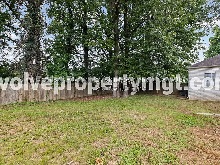 5331 Pipers Gap Dr — Photo 24
