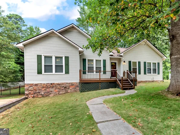 6445 Wildwood Trl, Flowery Branch, GA 30542