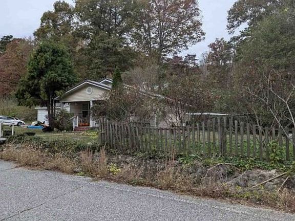 2nd image of 1763 Yaphank Rd