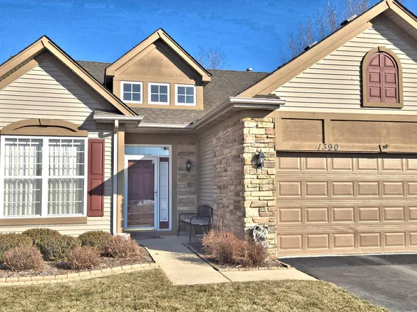 1390 Mackinaw Pl, Schererville, IN 46375