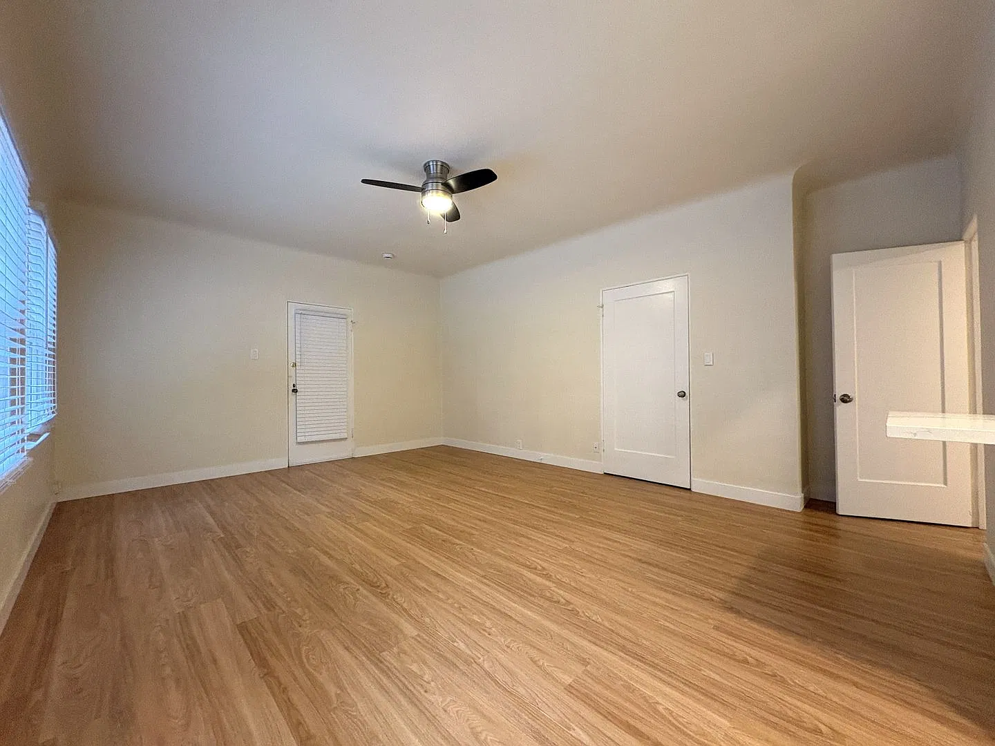 530 Webster St — Photo 4