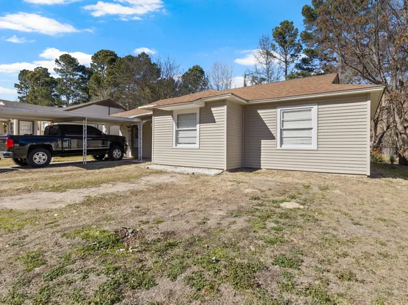 414 Lindsey St, Daingerfield, TX 75638
