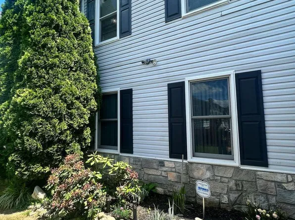1014 Hazelwood Dr, Philadelphia, PA 19150
