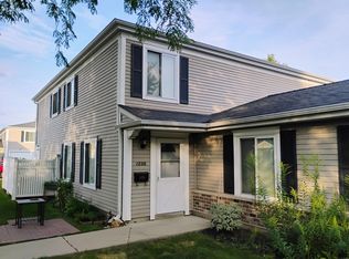 1226 Cove Dr #224B, Prospect Heights, IL 60070