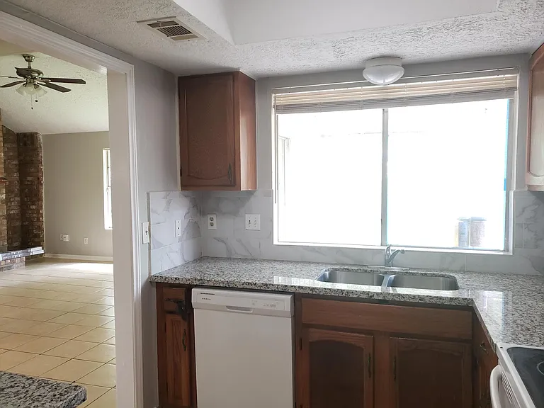 16315 Quail Place Dr — Photo 7