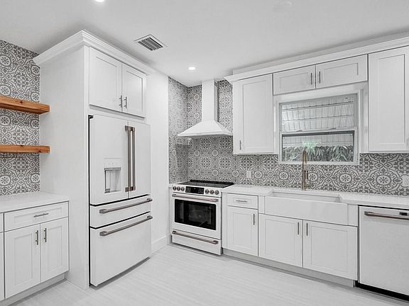 4th image of 1430 Michigan Ave #0