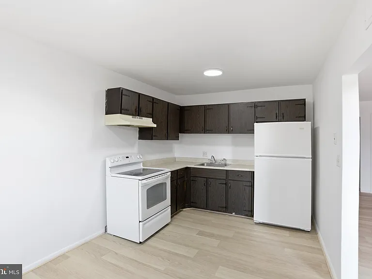 1242 Liberte Ct — Photo 12