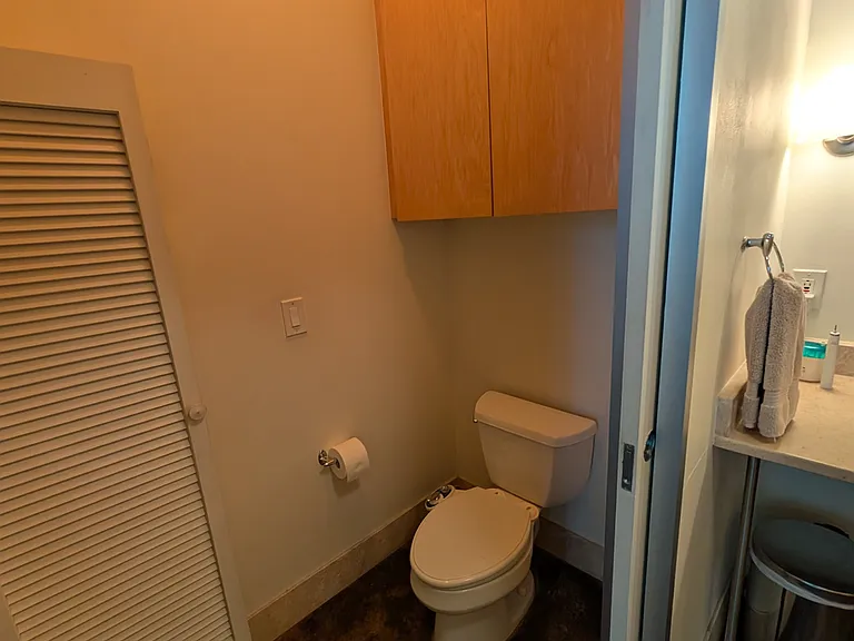 311 W 5th St #606 — Photo 26