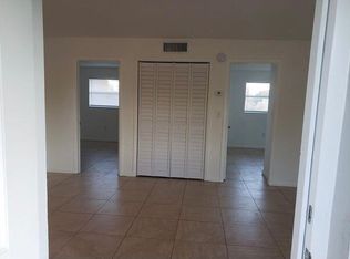 1366 Solana Rd #Z, Naples, FL 34103