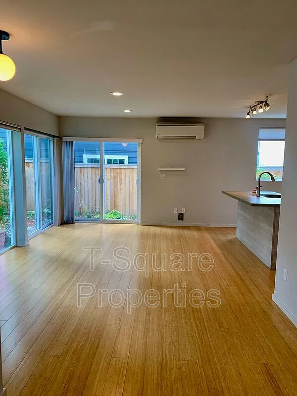 3 bed, 2.5 bath, 1590 sqft, $3,050 — Photo 3