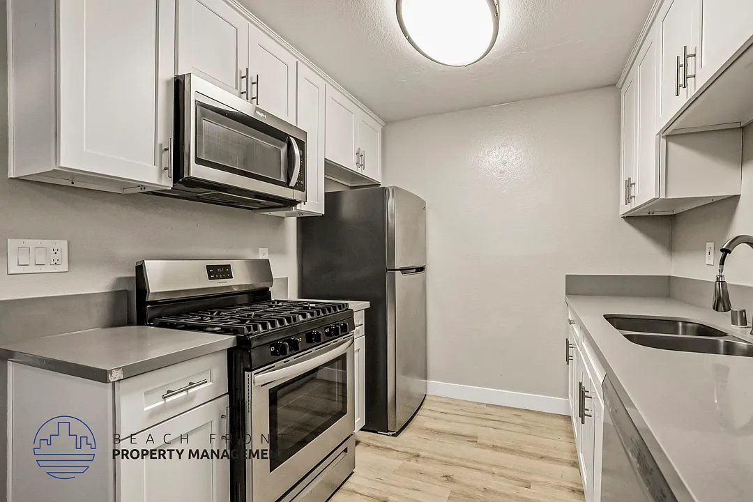 7902 Holt Ave. — Photo 1