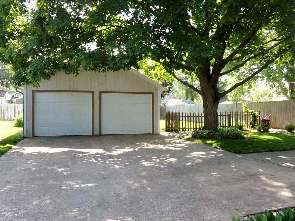 1408 N 10th St Beatrice NE 68310 Zillow