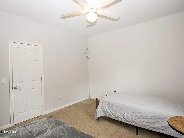13 Barkley Ln — Photo 25