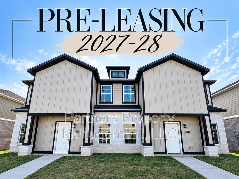 4 bed, 4.5 bath, 2000 sqft, $3,000 — Photo 1