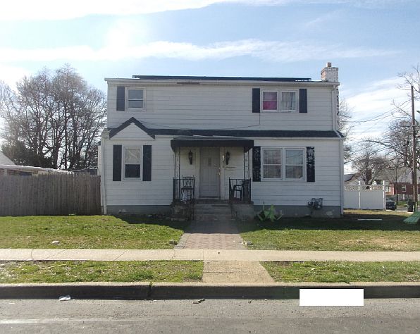 1st image of 1207 Charles Pl