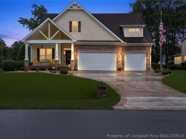 45 Orchard Falls Dr, Spring Lake, NC 28390