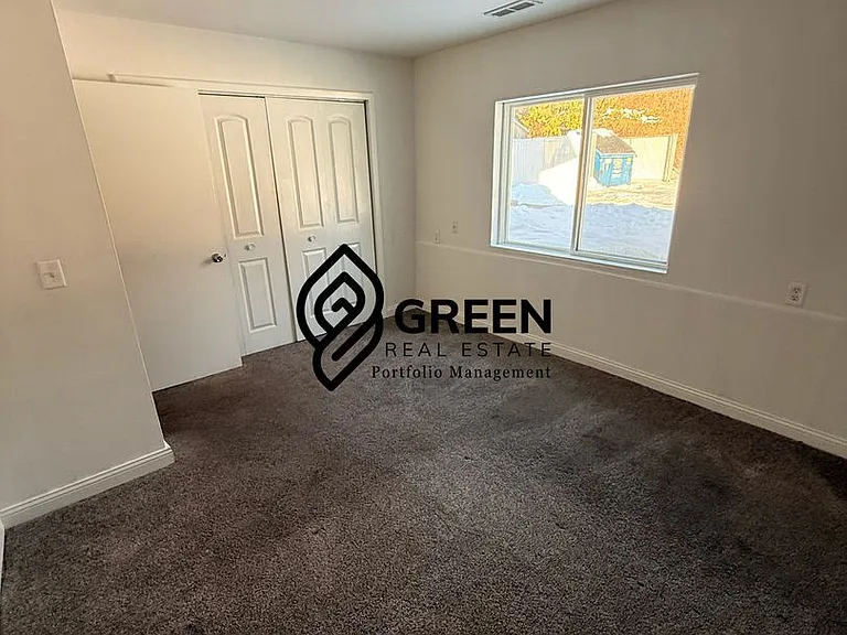 280 Tedmark Ct — Photo 1