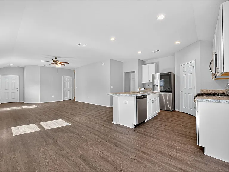 15171 Willow Tree Ln — Photo 14