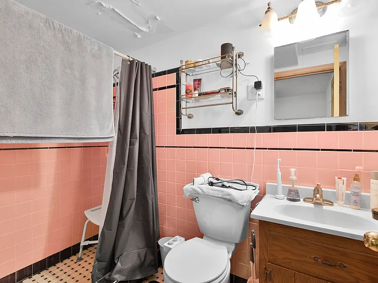 3301 Harvey St #5 — Photo 14